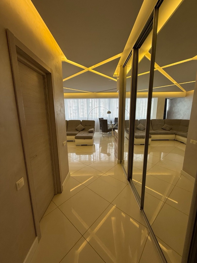 продажа трехкомнатной квартиры номер A-173807 в Малиновском районе, фото номер 15